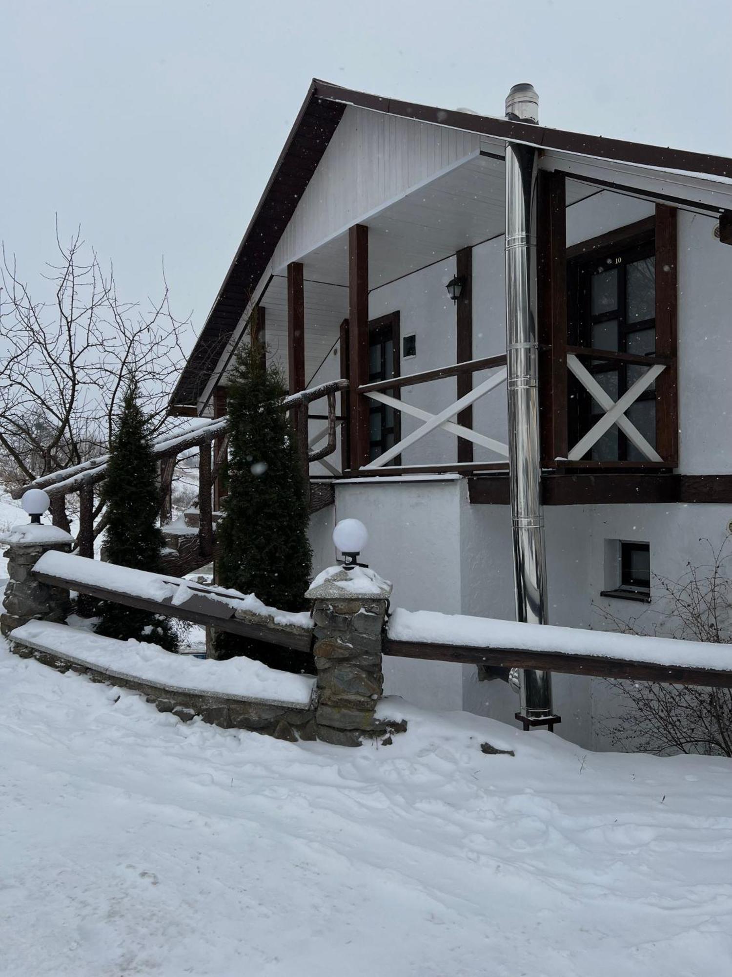 Готельно-Ресторанний Комплекс Кичера Volovăţ Exterior foto